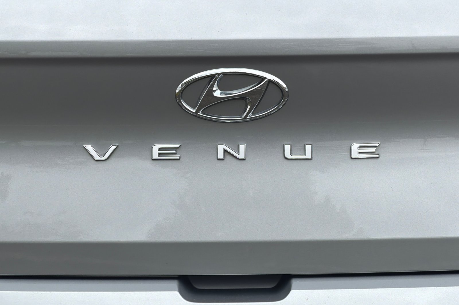 Used 2025 Silver Hyundai SEL image 26