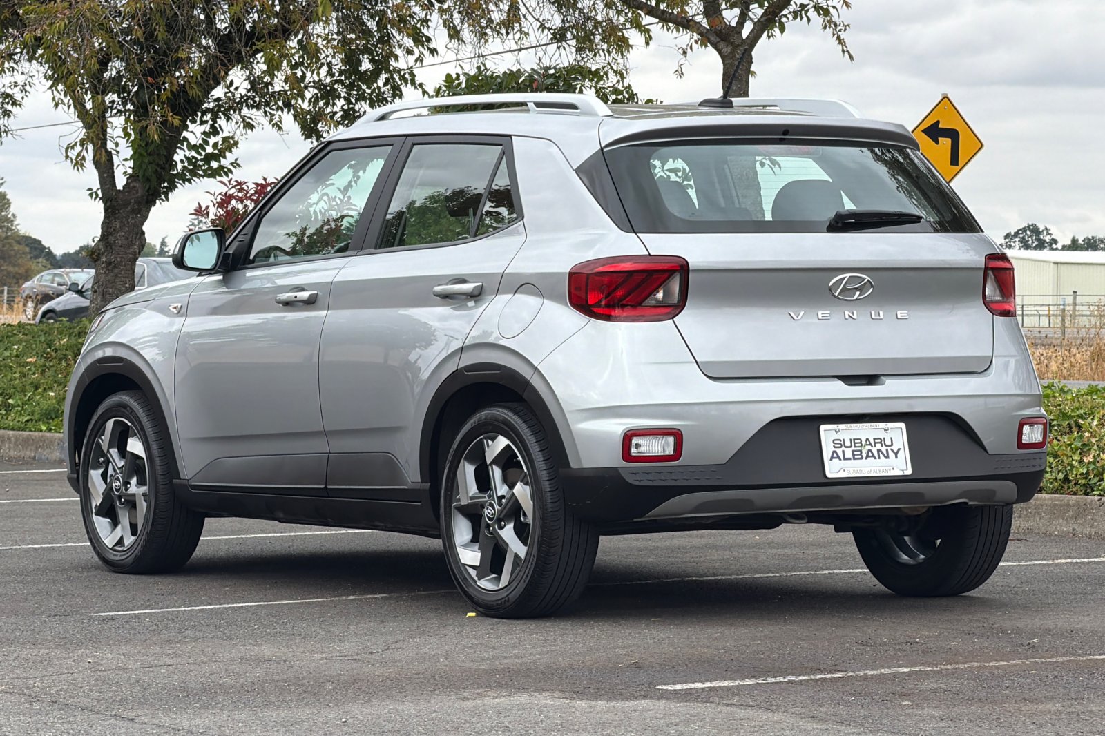 Used 2025 Silver Hyundai SEL image 6