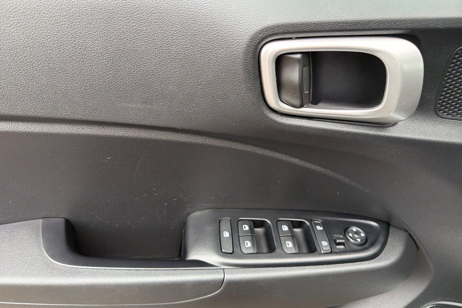 Used 2025 Silver Hyundai SEL image 11