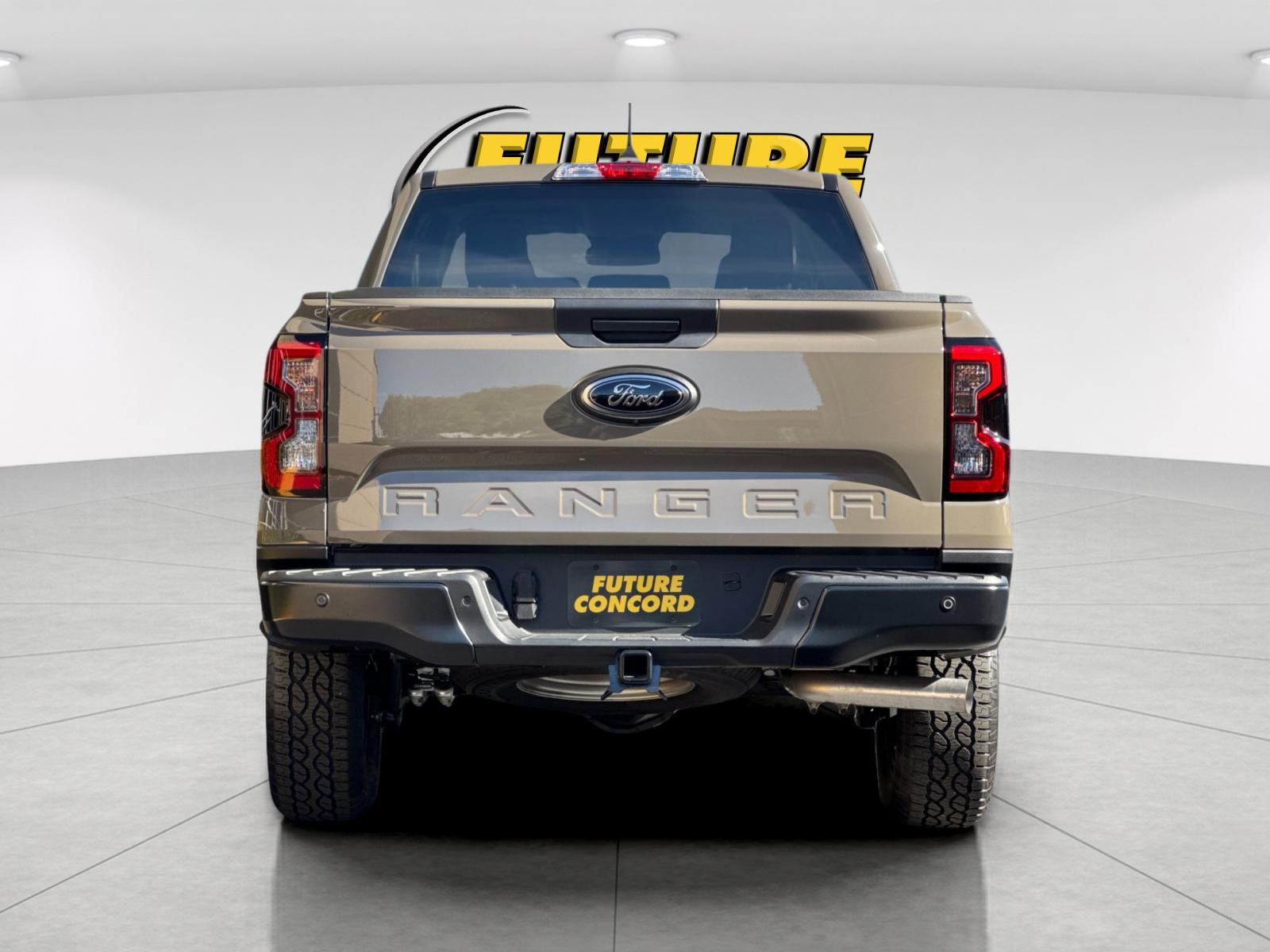 Used 2025 Gray Ford XLT image 4