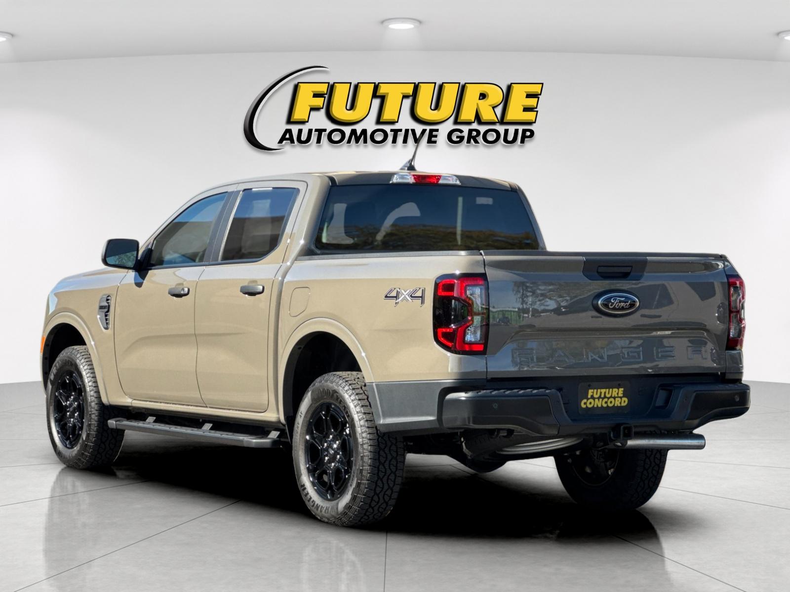 Used 2025 Gray Ford XLT image 5