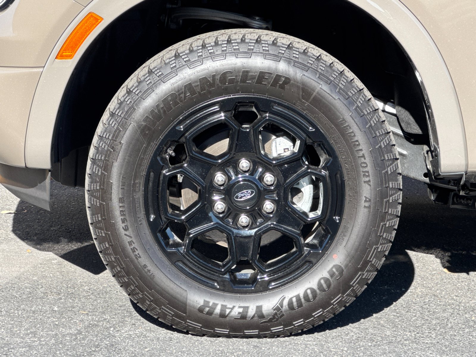 Used 2025 Gray Ford XLT image 23