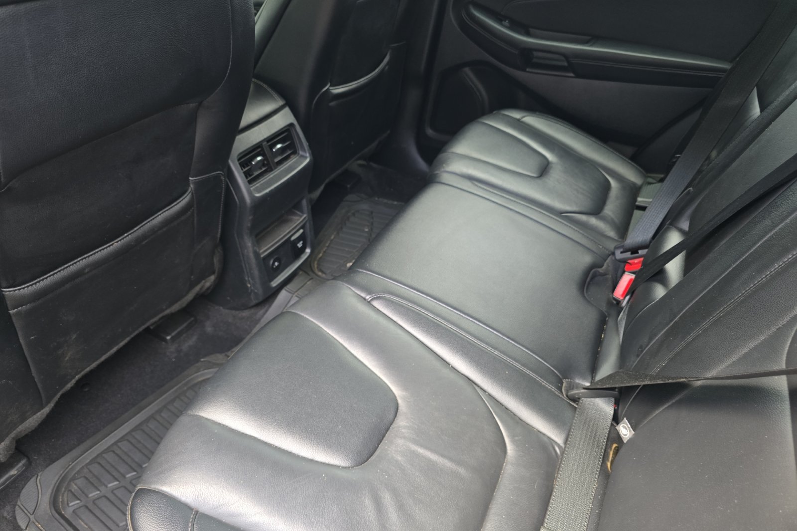 Used 2022 Gray Ford Titanium image 9