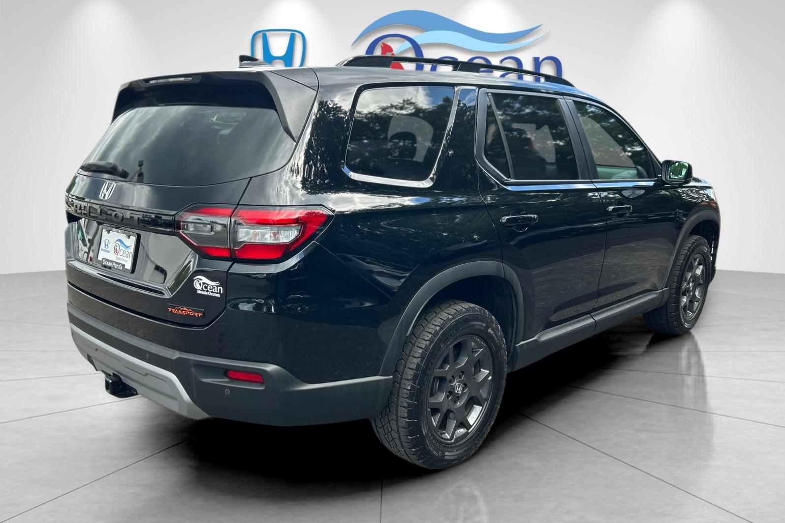Used 2023 Crystal Black Pearl Honda TrailSport image 3