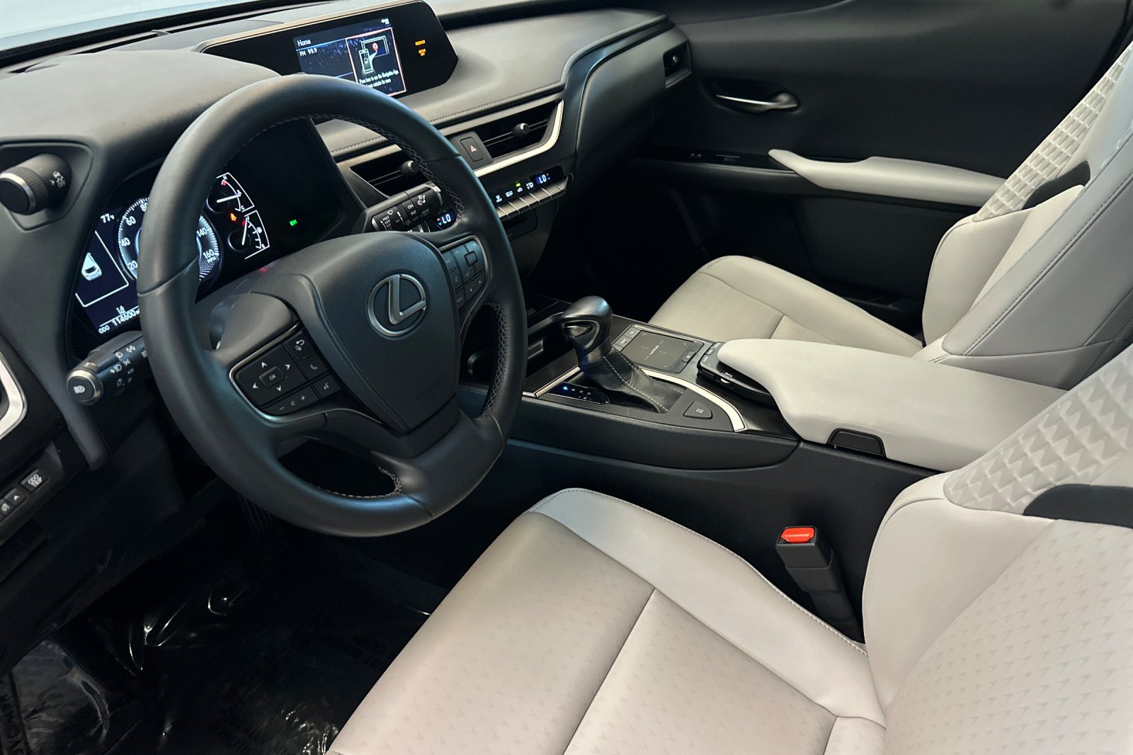 Used 2022 Gray Lexus 200 image 10