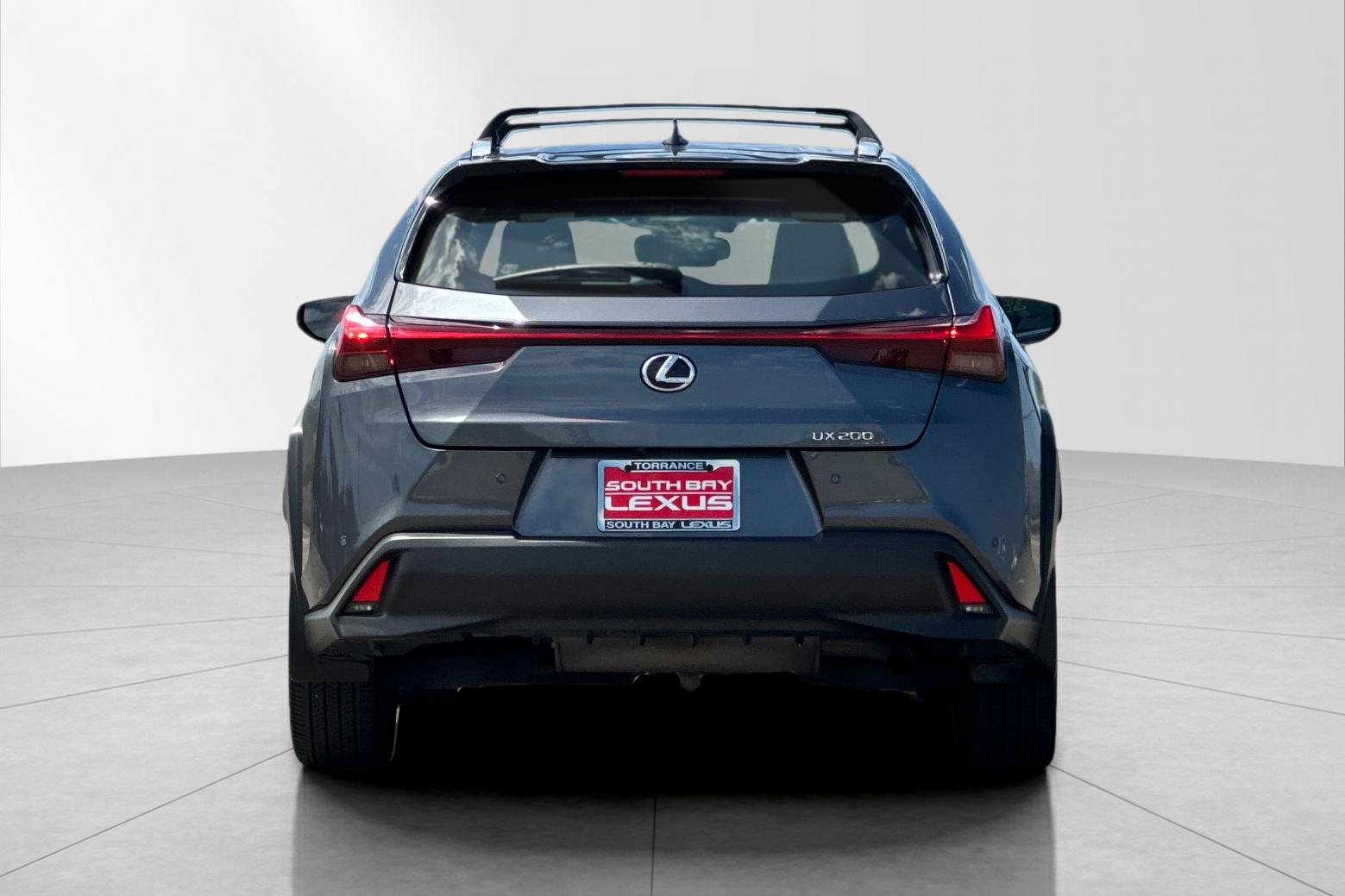 Used 2022 Gray Lexus 200 image 5