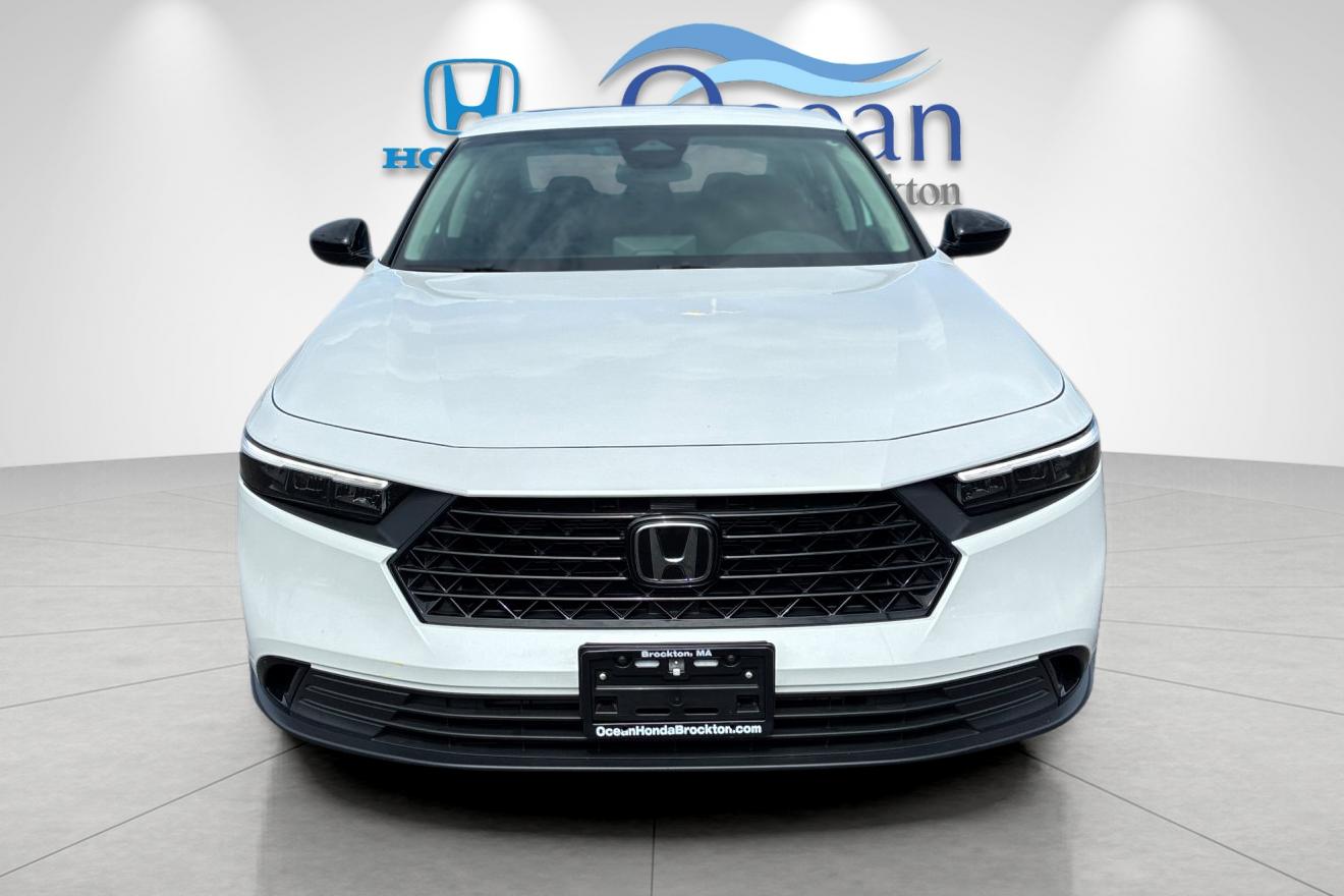 Used 2025 Platinum White Pearl Honda SE image 8