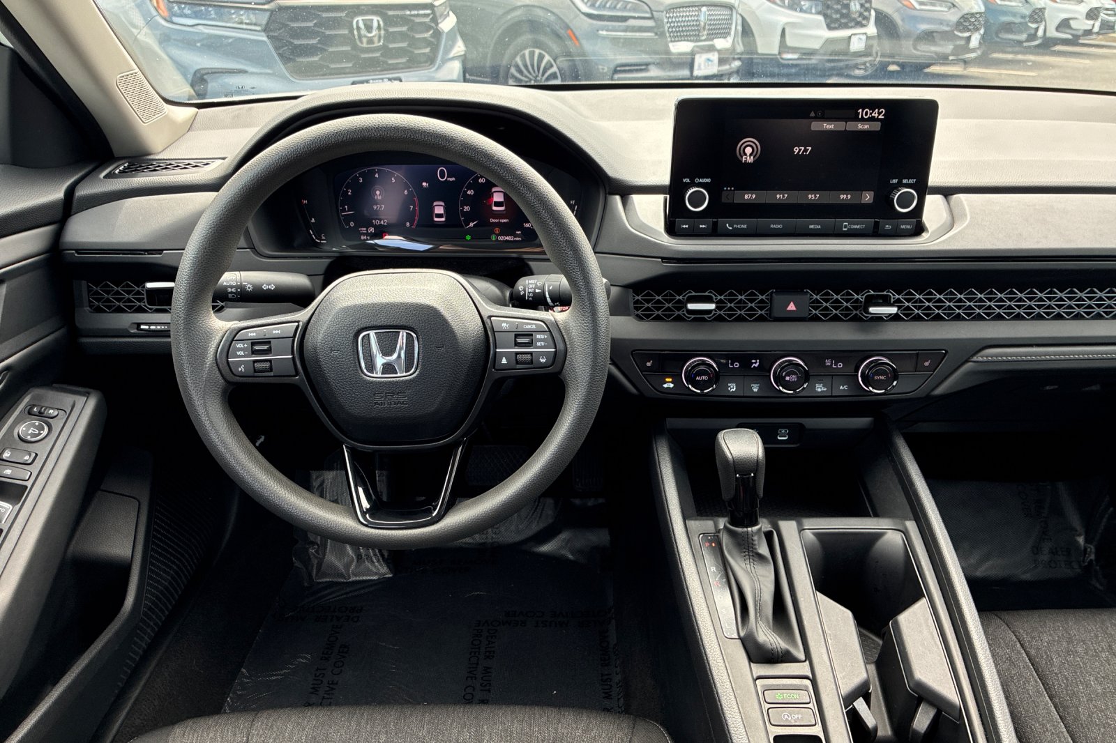 Used 2025 Platinum White Pearl Honda SE image 17