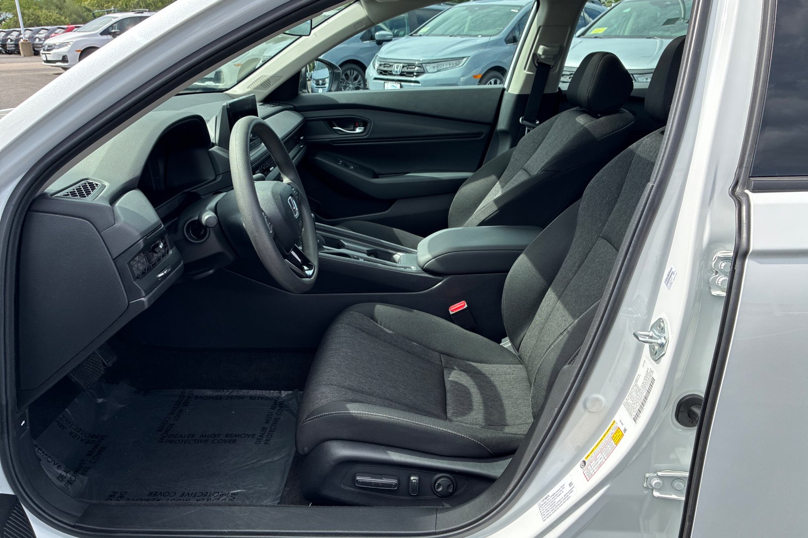 Used 2025 Platinum White Pearl Honda SE image 11