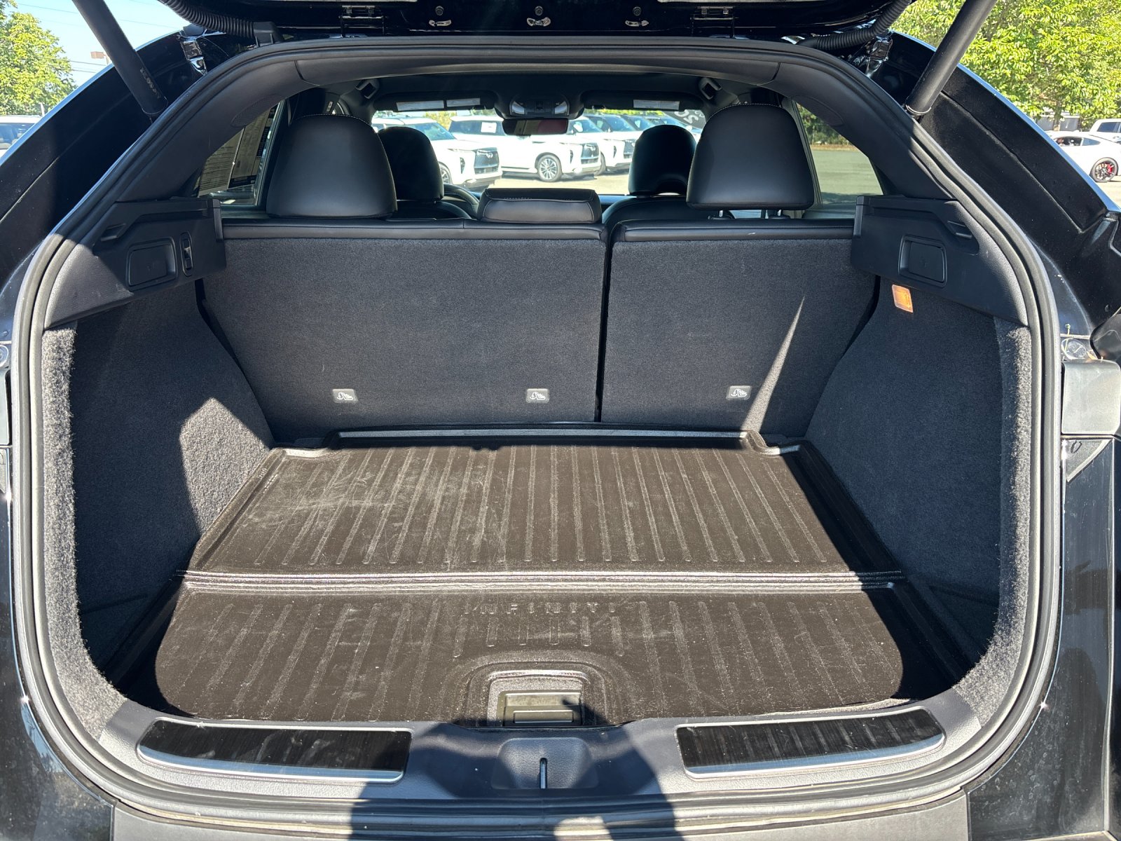 Used 2025 Black Obsidian INFINITI SENSORY image 36