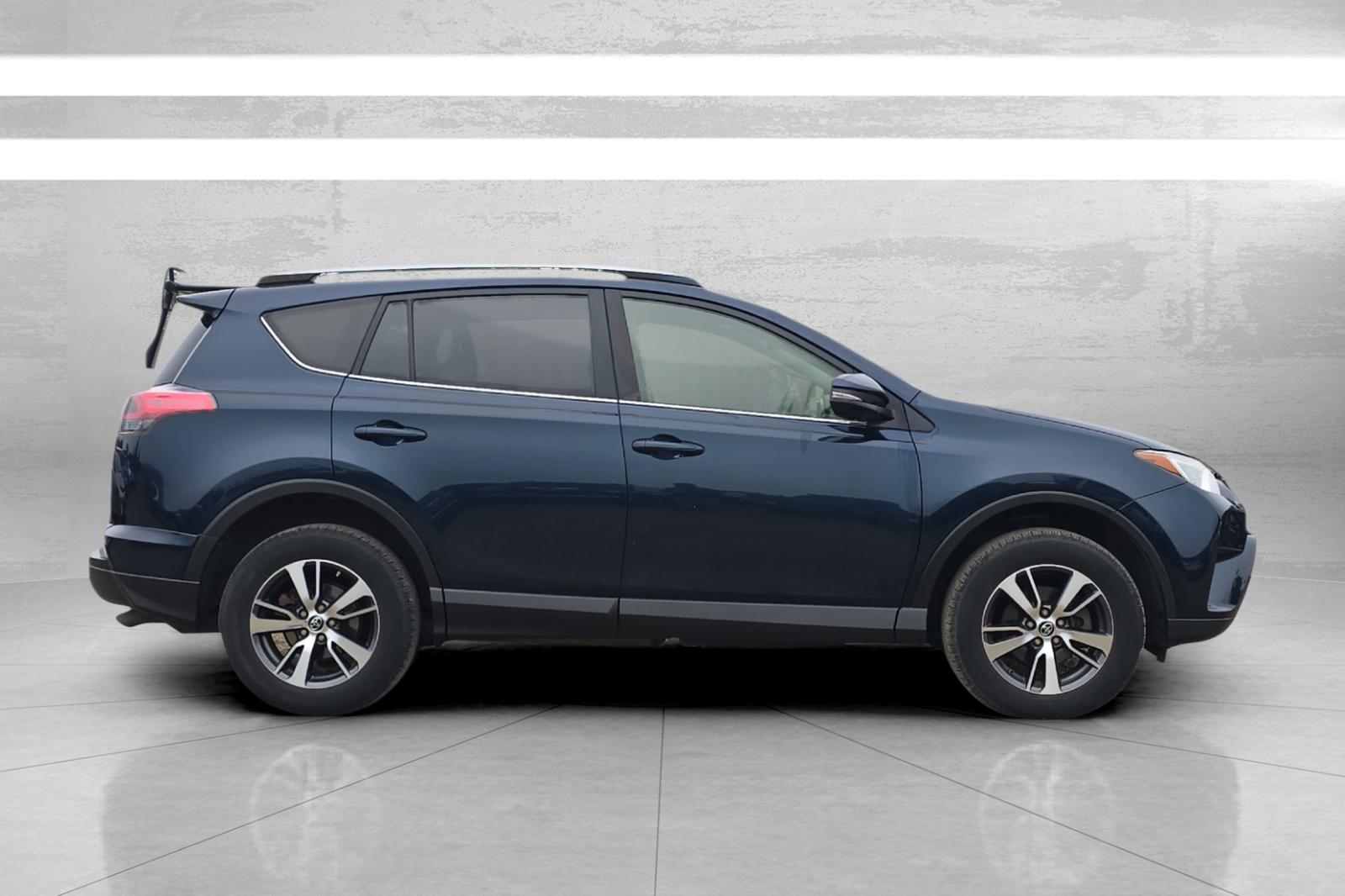 Used 2017 Blue Toyota XLE image 3