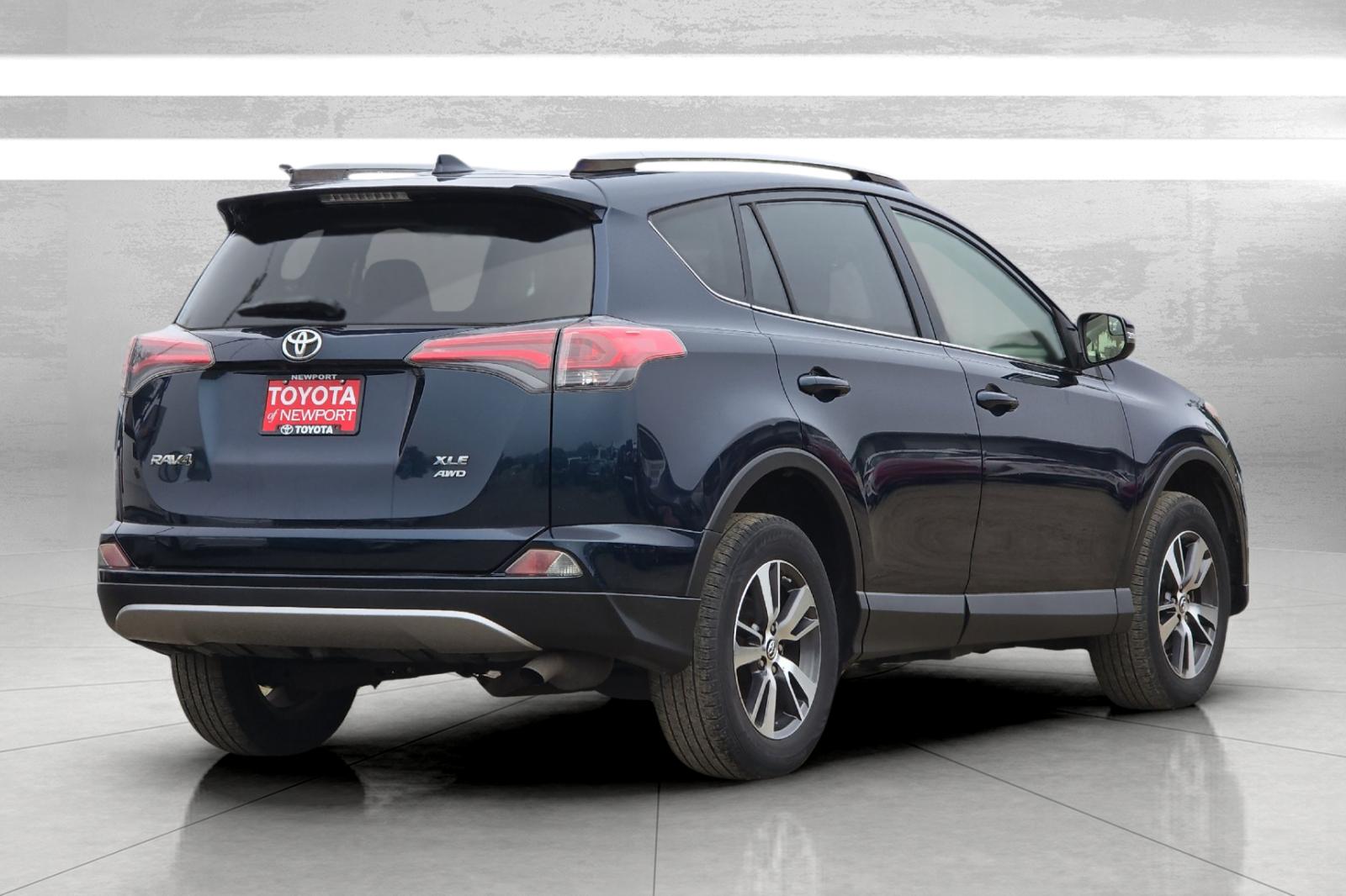 Used 2017 Blue Toyota XLE image 4