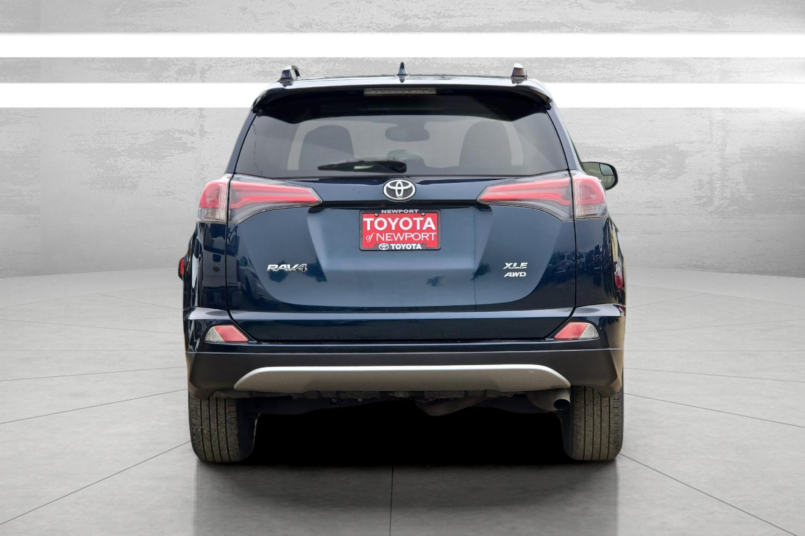 Used 2017 Blue Toyota XLE image 5
