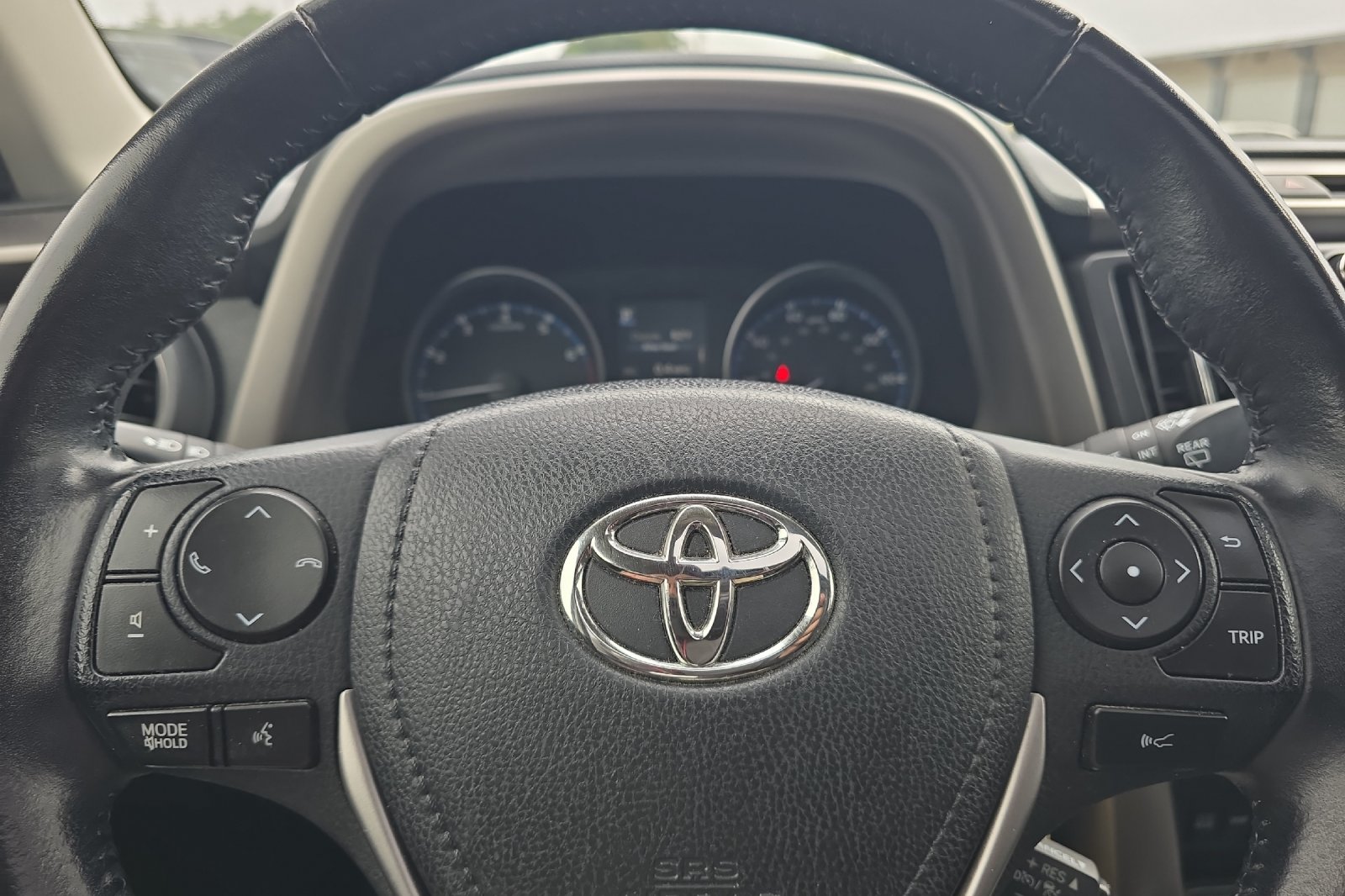 Used 2017 Blue Toyota XLE image 19