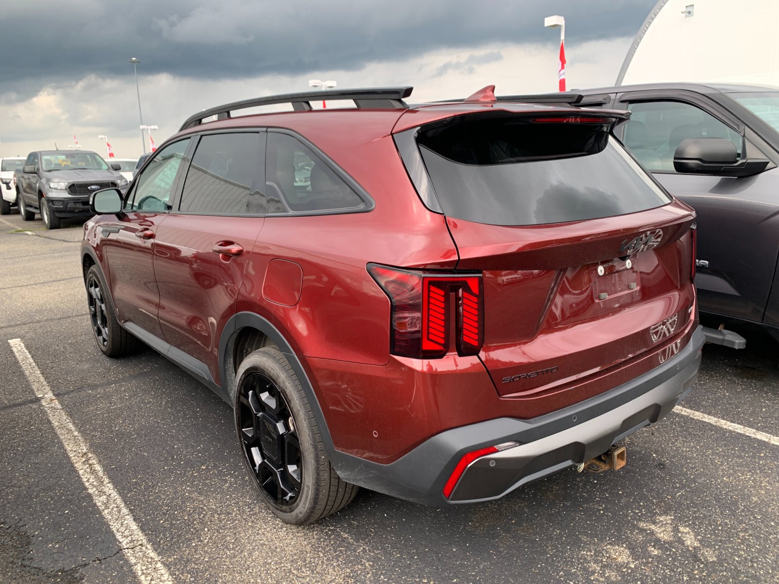Used 2025 Red Kia X-Line SX image 4