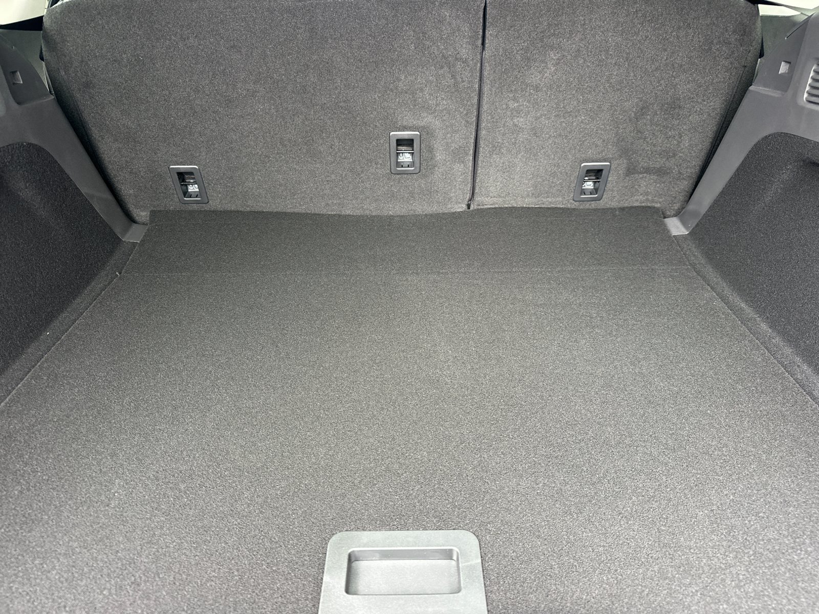 New 2026 Gray Matter Clearcoat Lincoln Premiere image 14