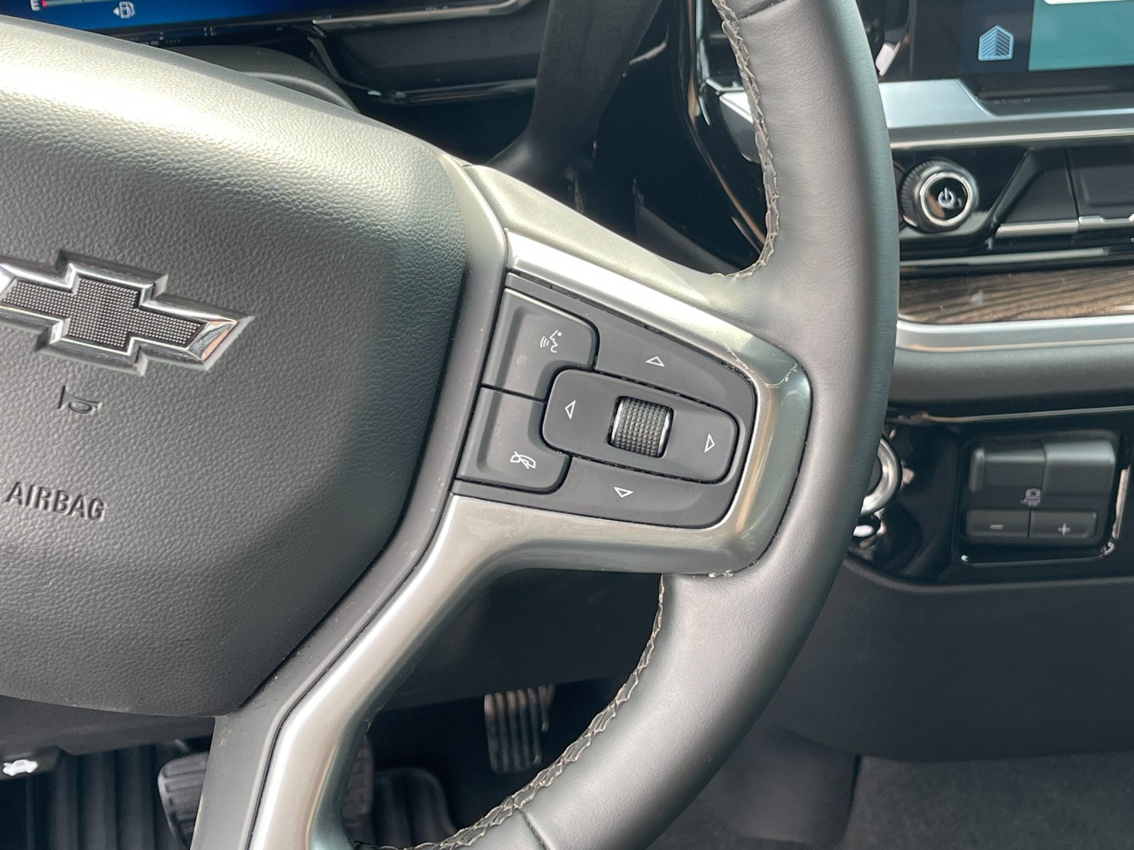 Used 2026 Black Chevrolet RST image 27