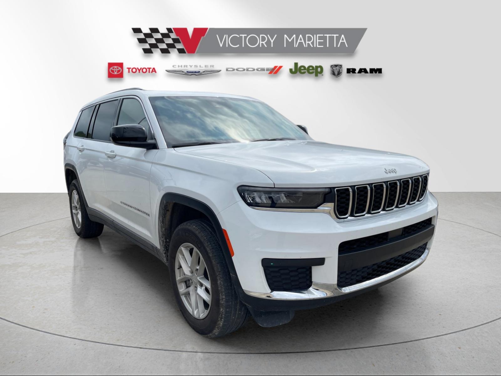 Used 2024 Bright White Clearcoat Jeep Laredo image 5
