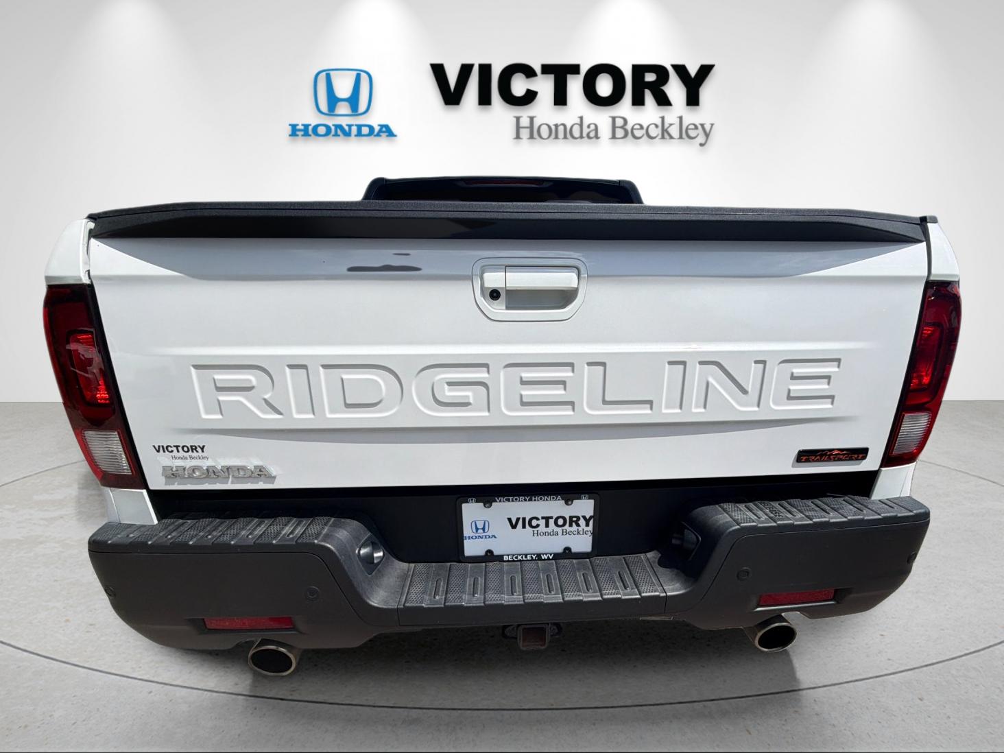 Used 2025 Platinum White Pearl Honda TrailSport image 4