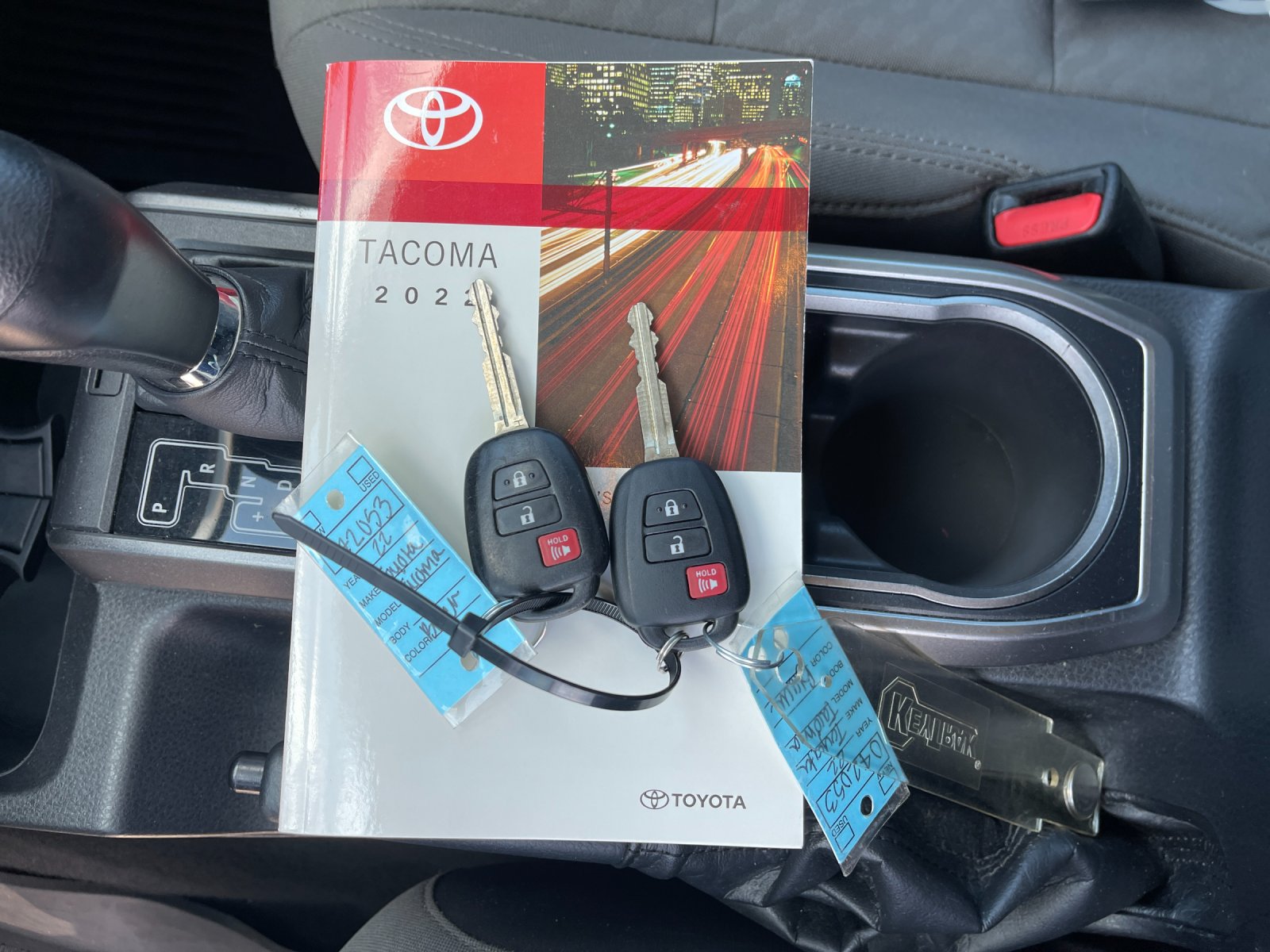 Used 2022 Black Toyota SR5 image 10