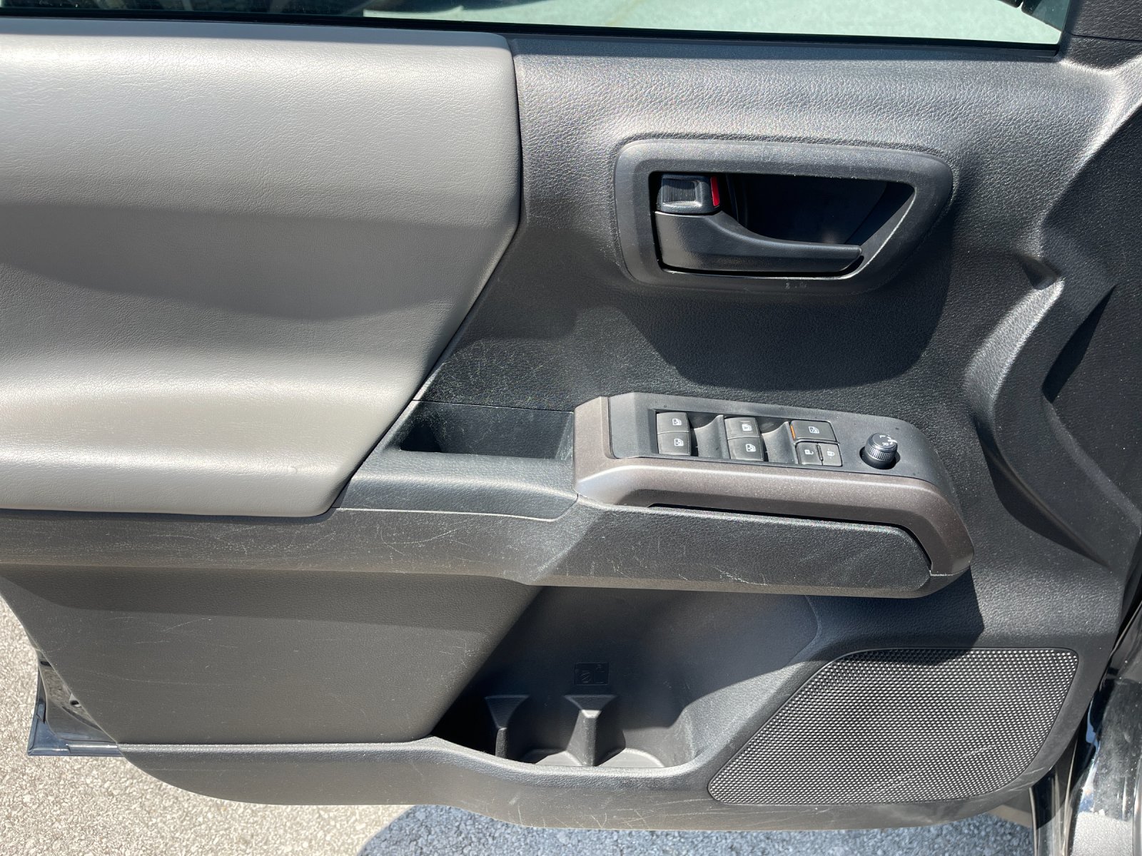 Used 2022 Black Toyota SR5 image 12