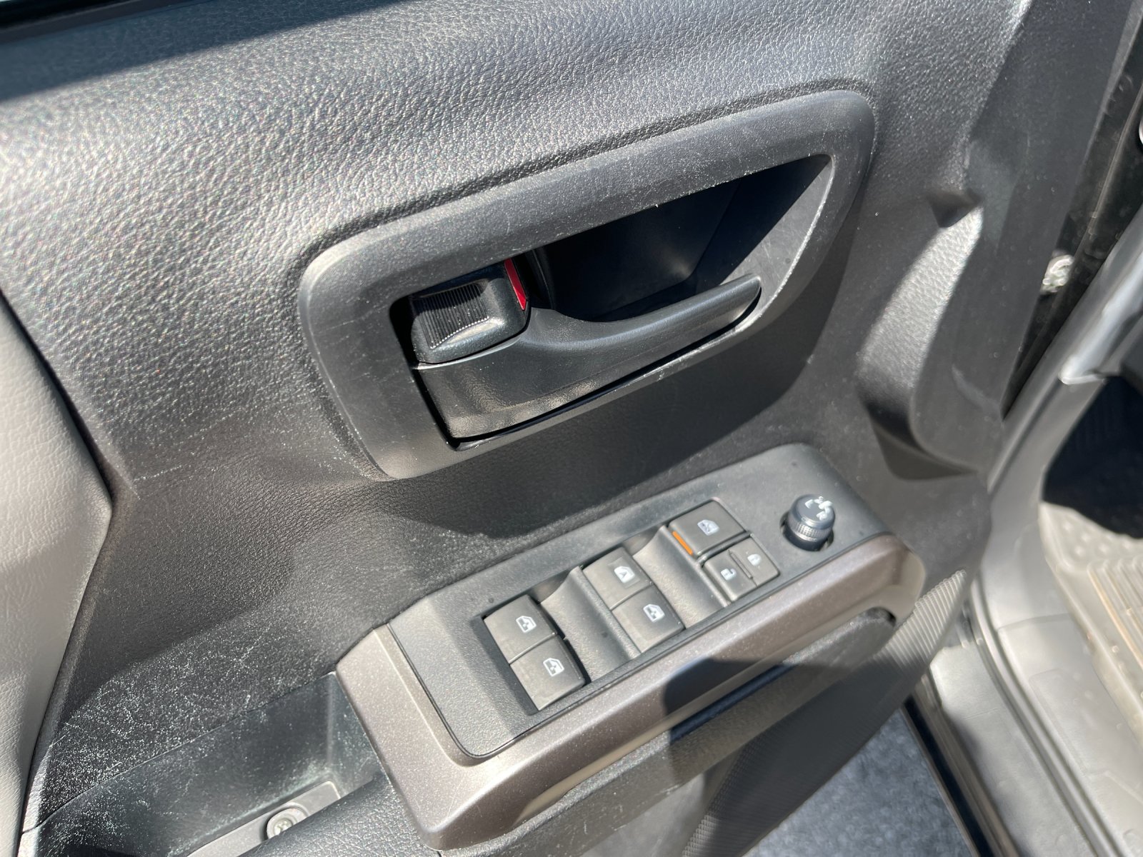 Used 2022 Black Toyota SR5 image 13