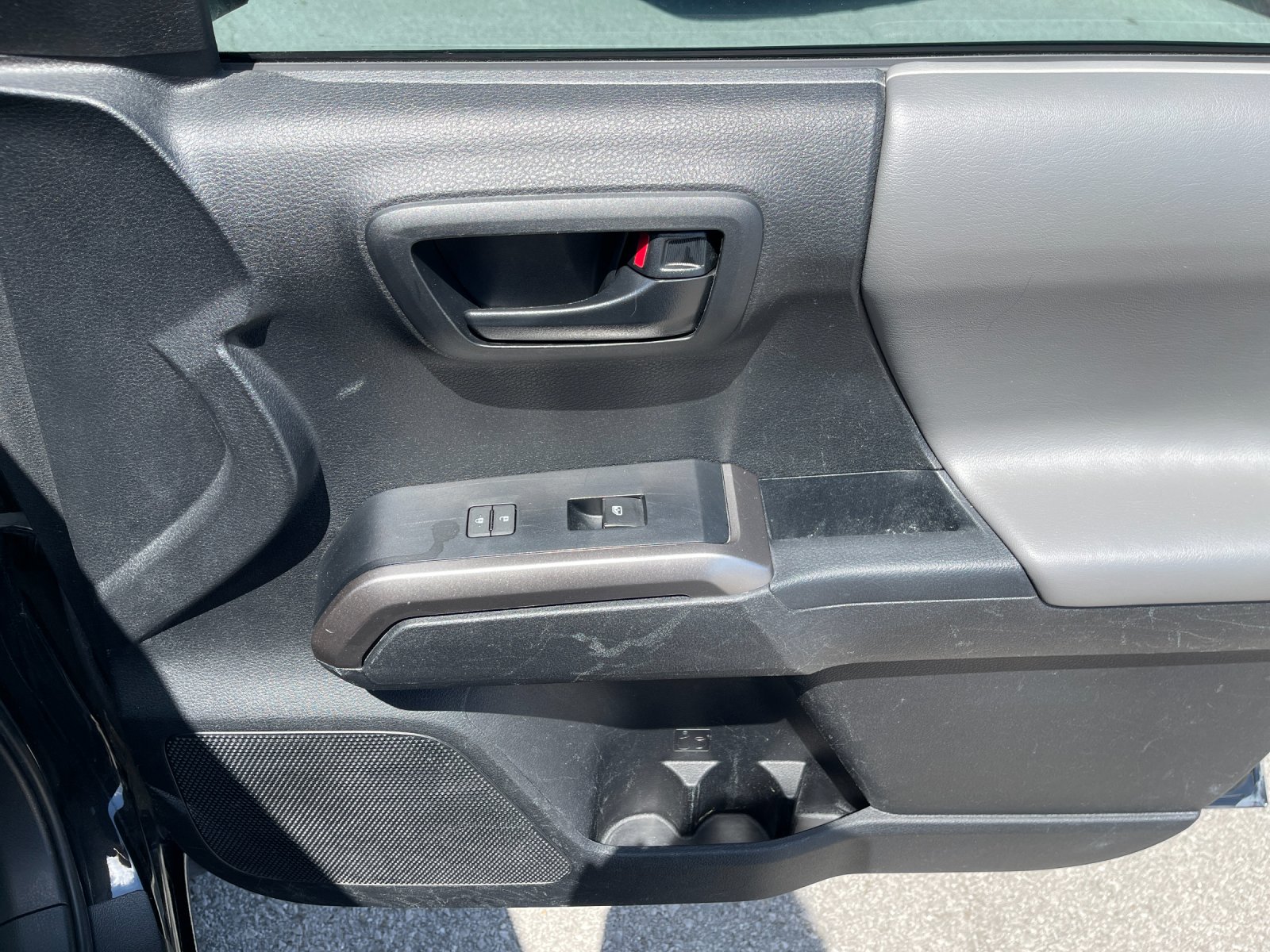 Used 2022 Black Toyota SR5 image 18