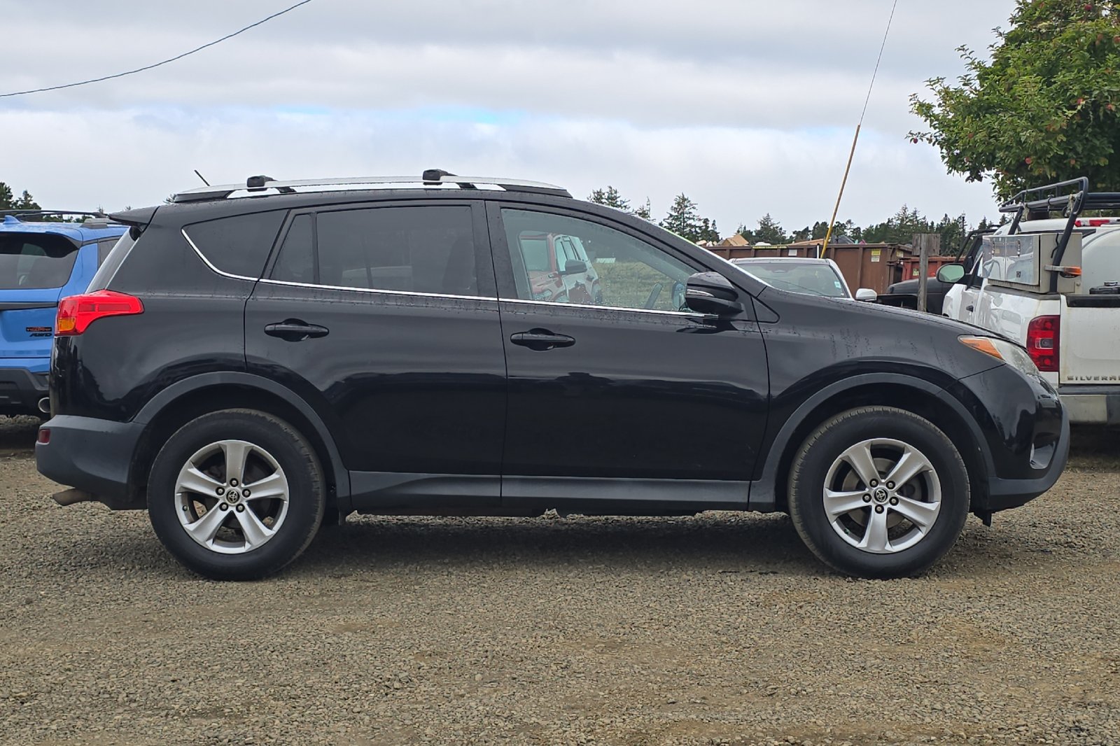 Used 2015 Black Toyota XLE image 3