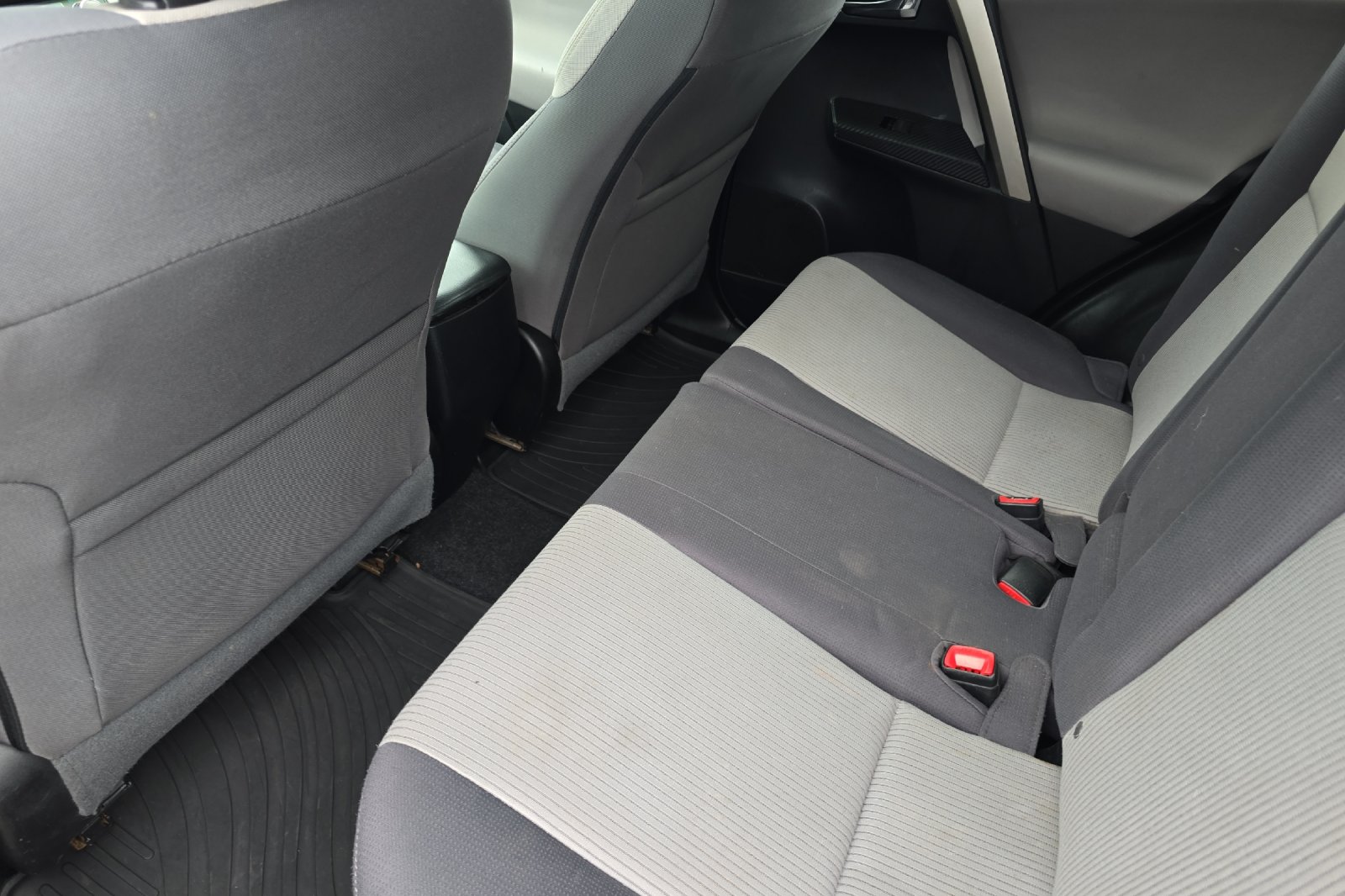 Used 2015 Black Toyota XLE image 9