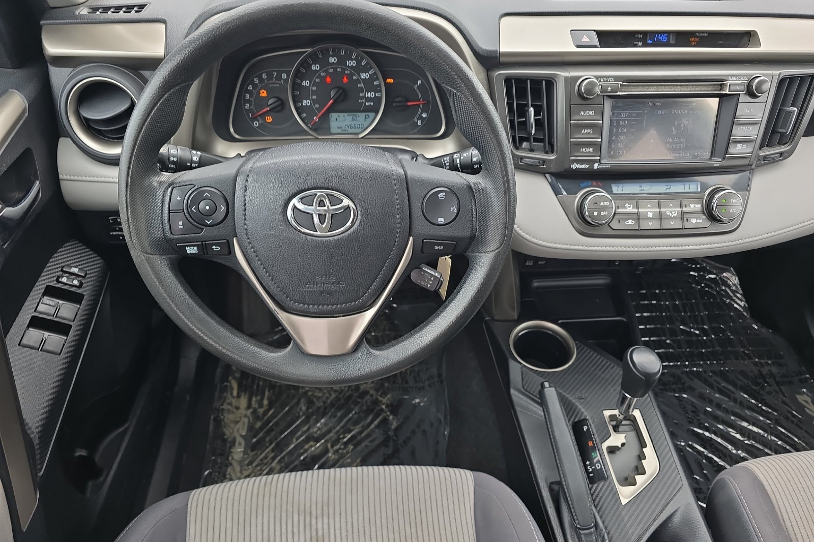 Used 2015 Black Toyota XLE image 11