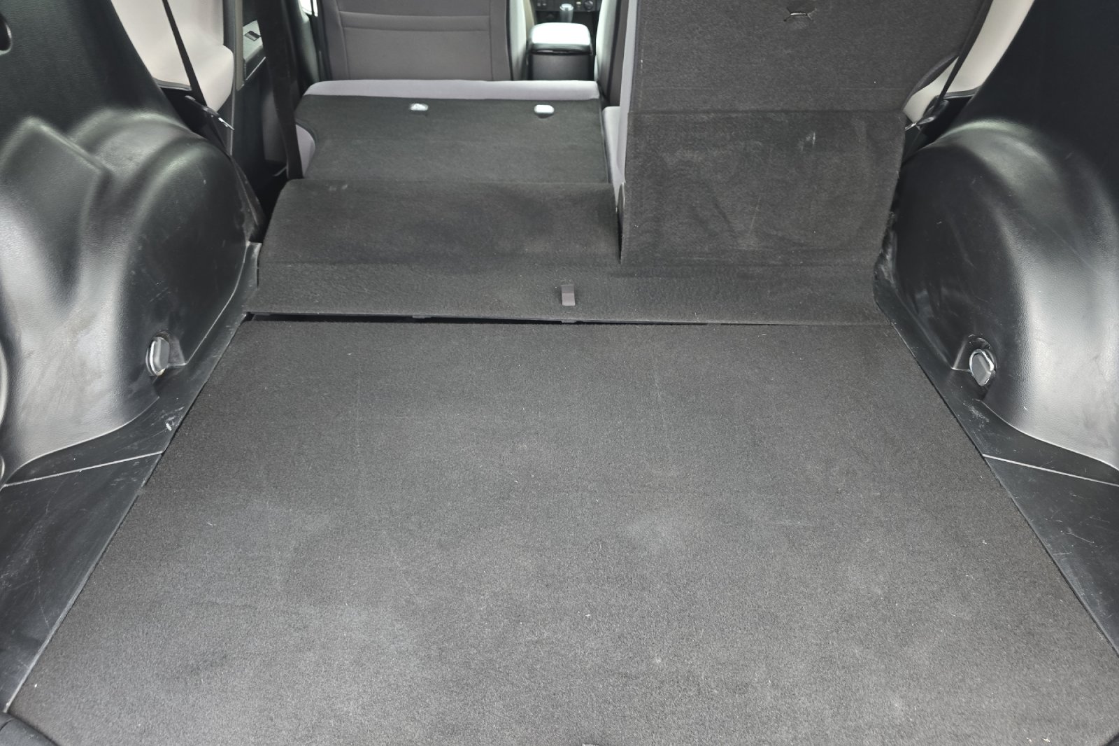 Used 2015 Black Toyota XLE image 12