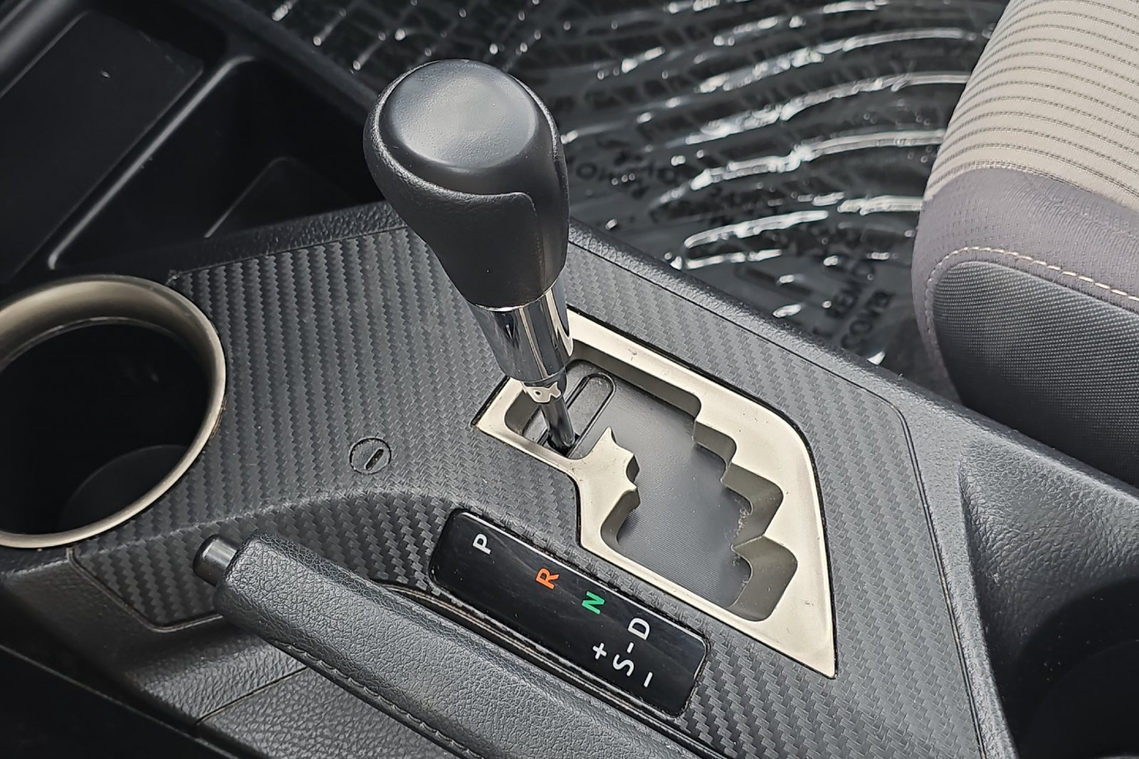 Used 2015 Black Toyota XLE image 18