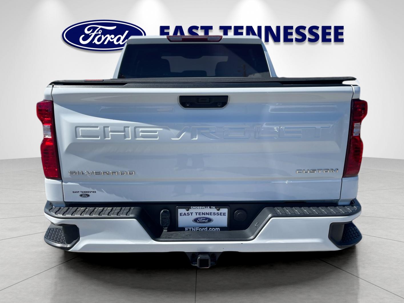 Used 2022 White Chevrolet Custom image 4