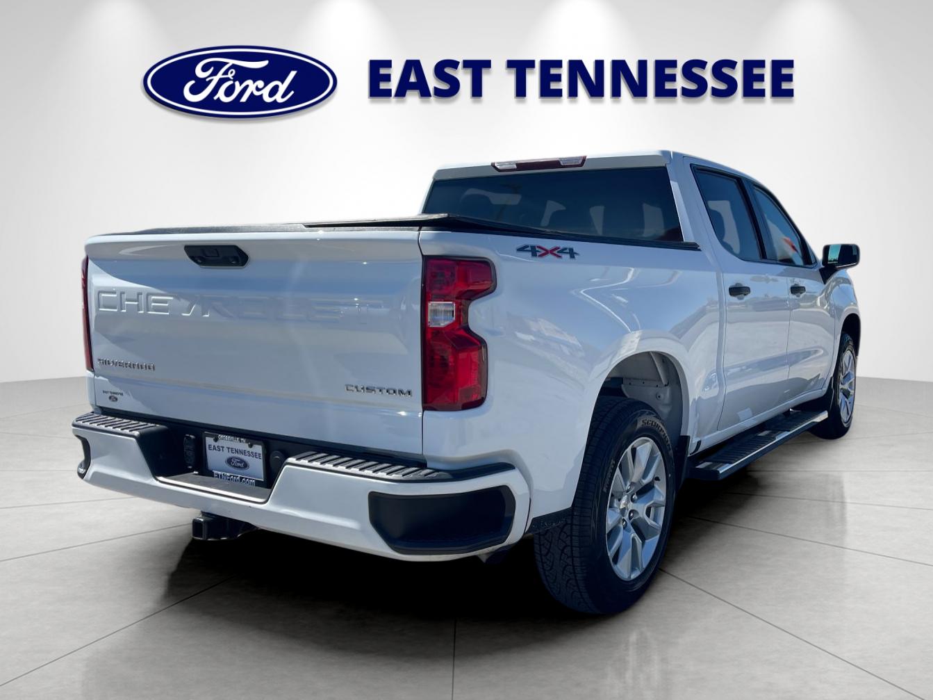 Used 2022 White Chevrolet Custom image 3