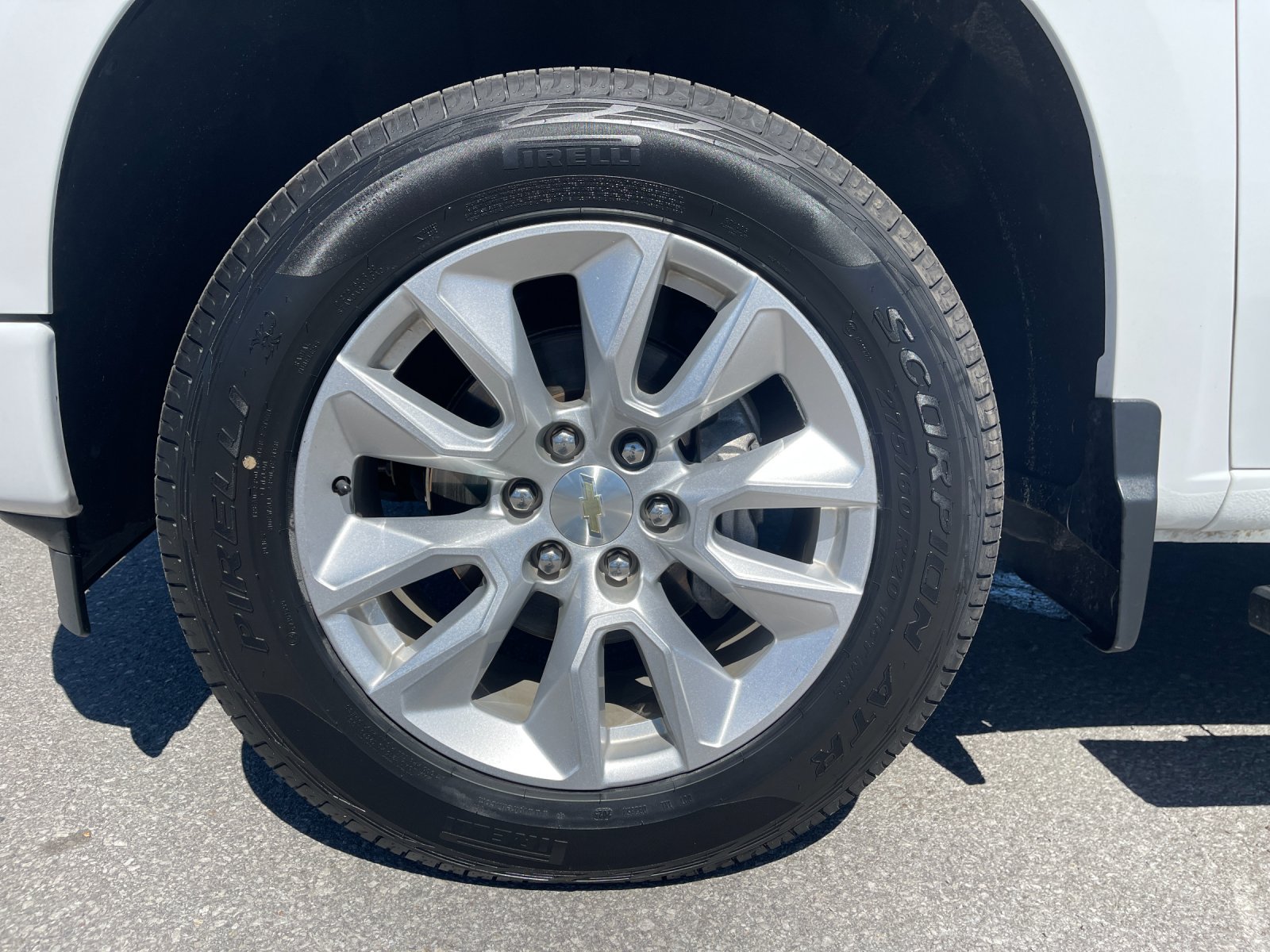 Used 2022 White Chevrolet Custom image 32