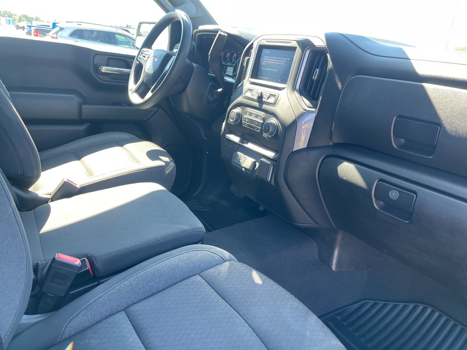 Used 2022 White Chevrolet Custom image 18