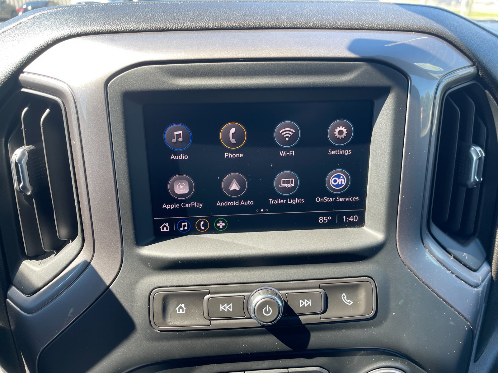 Used 2022 White Chevrolet Custom image 21
