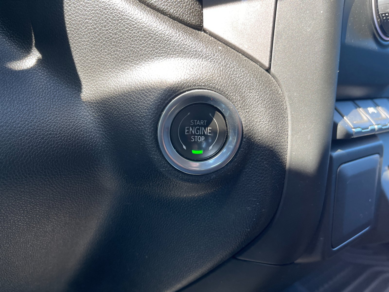 Used 2022 White Chevrolet Custom image 25