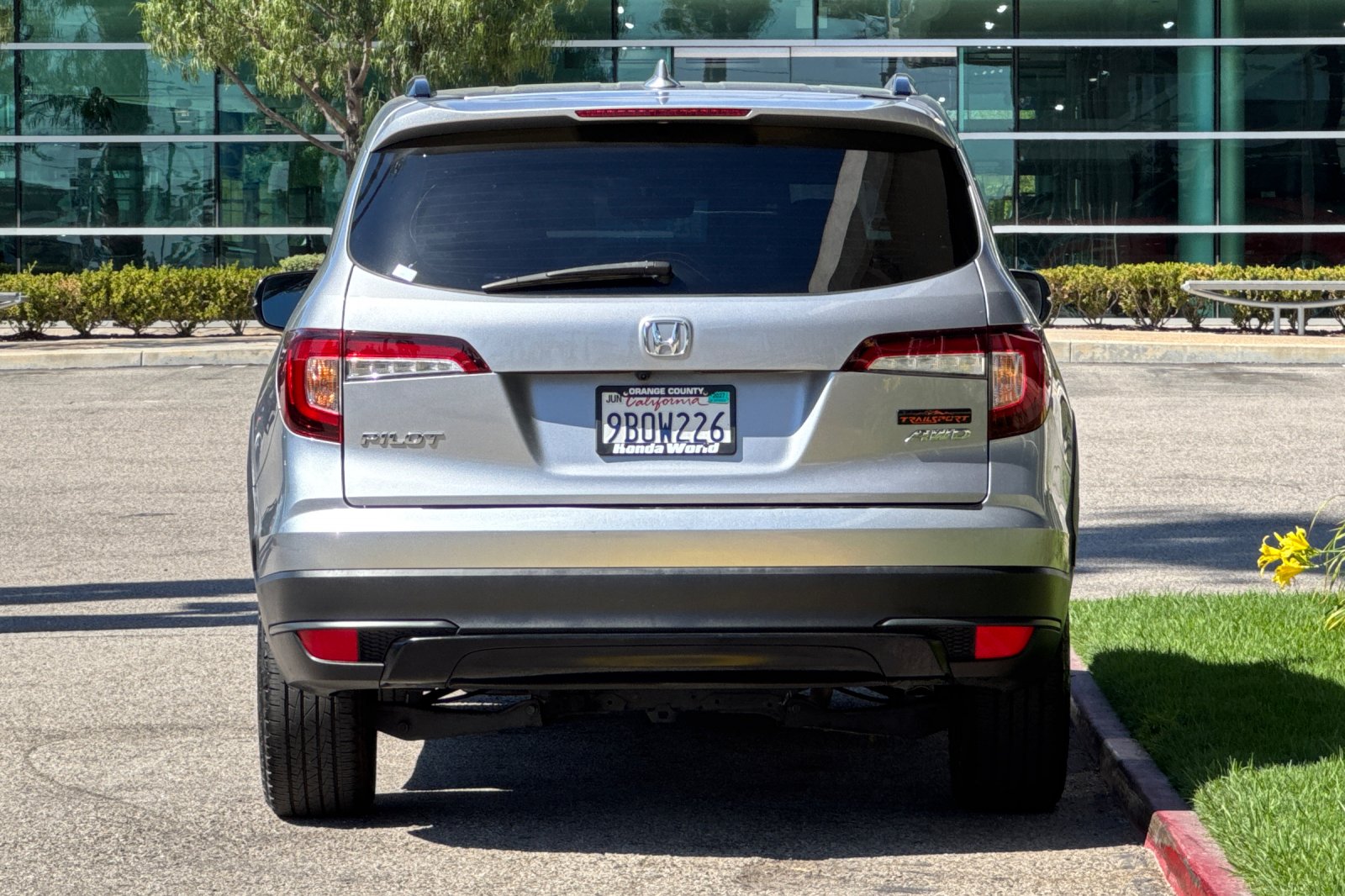 Certified Used 2022 Lunar Silver Metallic Honda AWD TRAILSPORT image 5