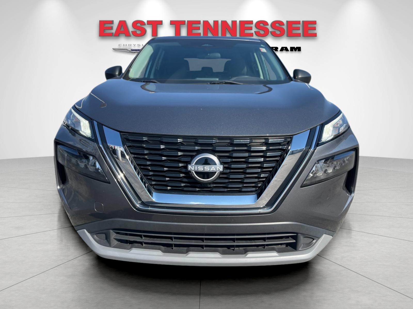 Used 2023 Gray Nissan S image 9