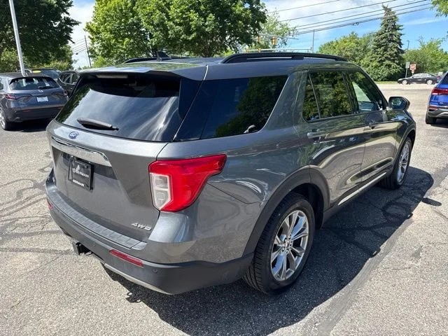 Used 2023 Gray Metallic Ford XLT image 8