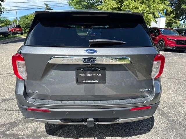 Used 2023 Gray Metallic Ford XLT image 9