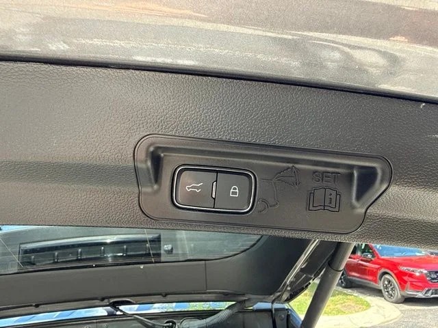 Used 2023 Gray Metallic Ford XLT image 11