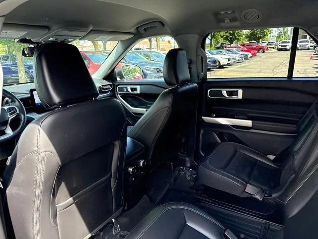 Used 2023 Gray Metallic Ford XLT image 14