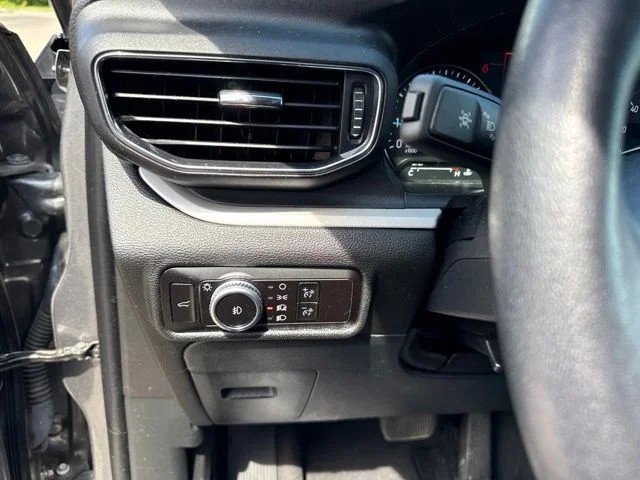 Used 2023 Gray Metallic Ford XLT image 21