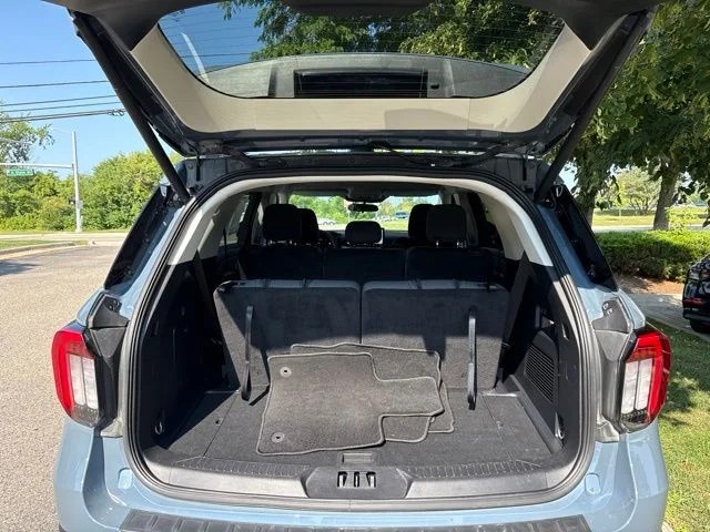 Used 2025 Vapor Blue Ford Active image 13
