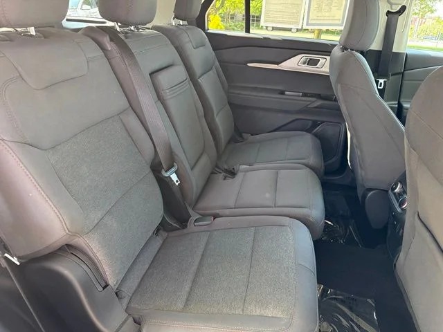 Used 2025 Vapor Blue Ford Active image 15