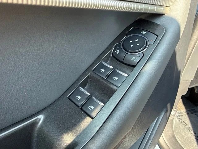 Used 2025 Vapor Blue Ford Active image 22