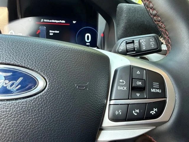 Used 2025 Vapor Blue Ford Active image 27