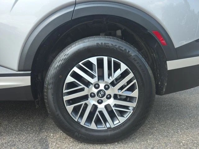 Used 2026 Silver Metallic Hyundai SEL Convenience image 4